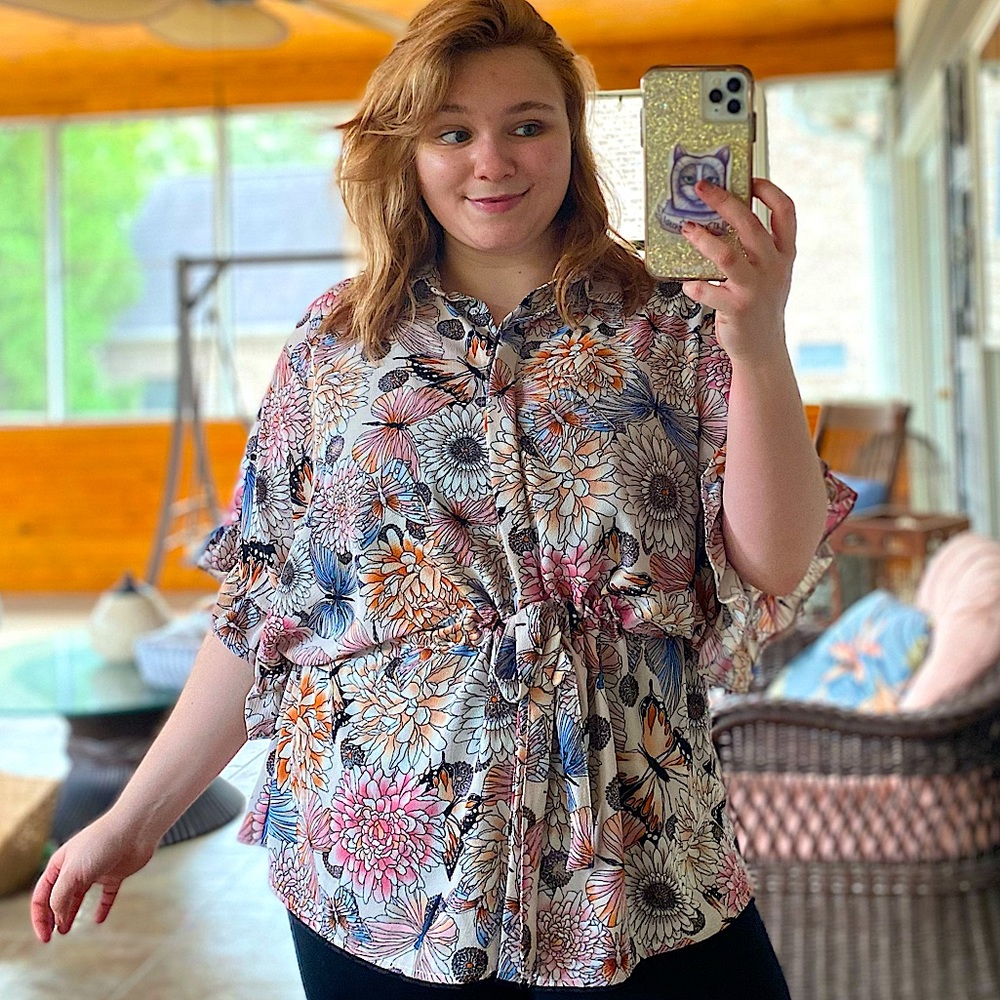 Peck & Peck floral butterfly button up ruffle top